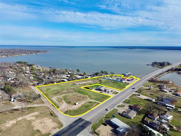 7.72 Acres of Mixed-Use Land for Sale in Seven Points, Texas