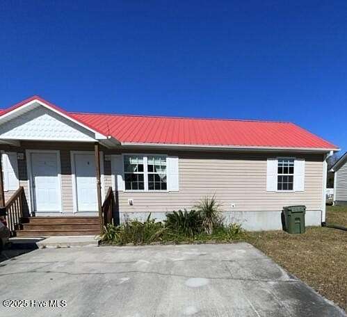 2 Acres of Land with Home for Lease in Sneads Ferry, North Carolina