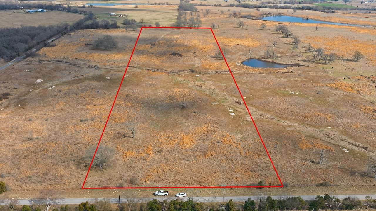 16 Acres of Land for Sale in Mabank, Texas