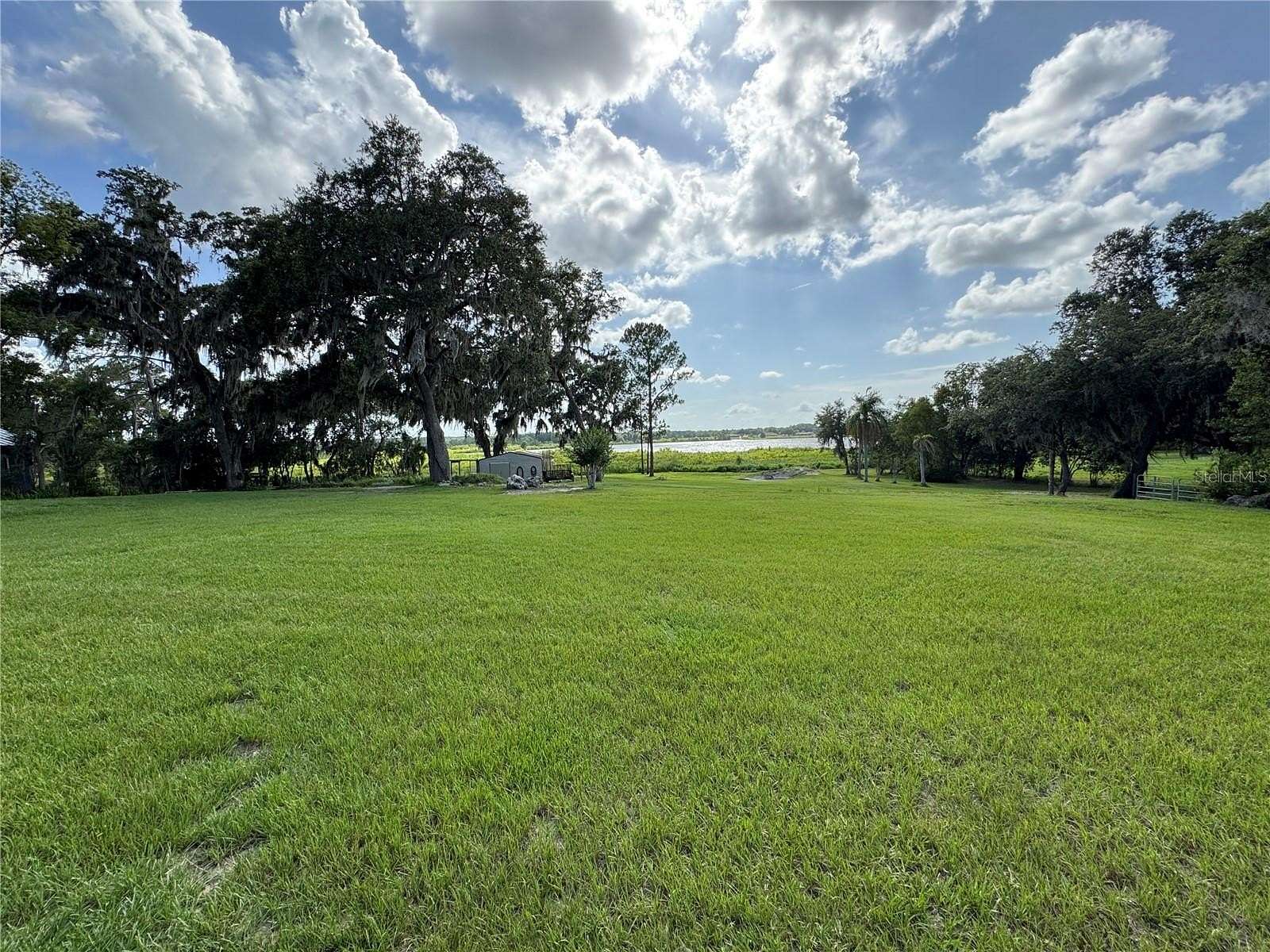 1 Acre of Residential Land for Sale in Wesley Chapel, Florida
