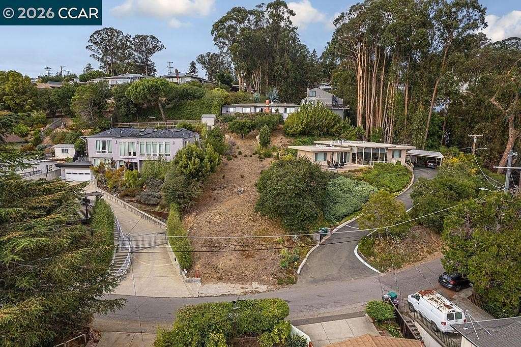 0.17 Acres of Residential Land for Sale in Oakland, California