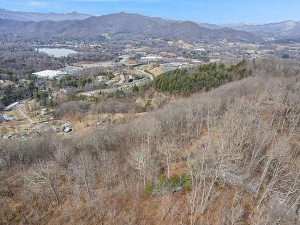 7 Acres of Residential Land for Sale in Waynesville, North Carolina