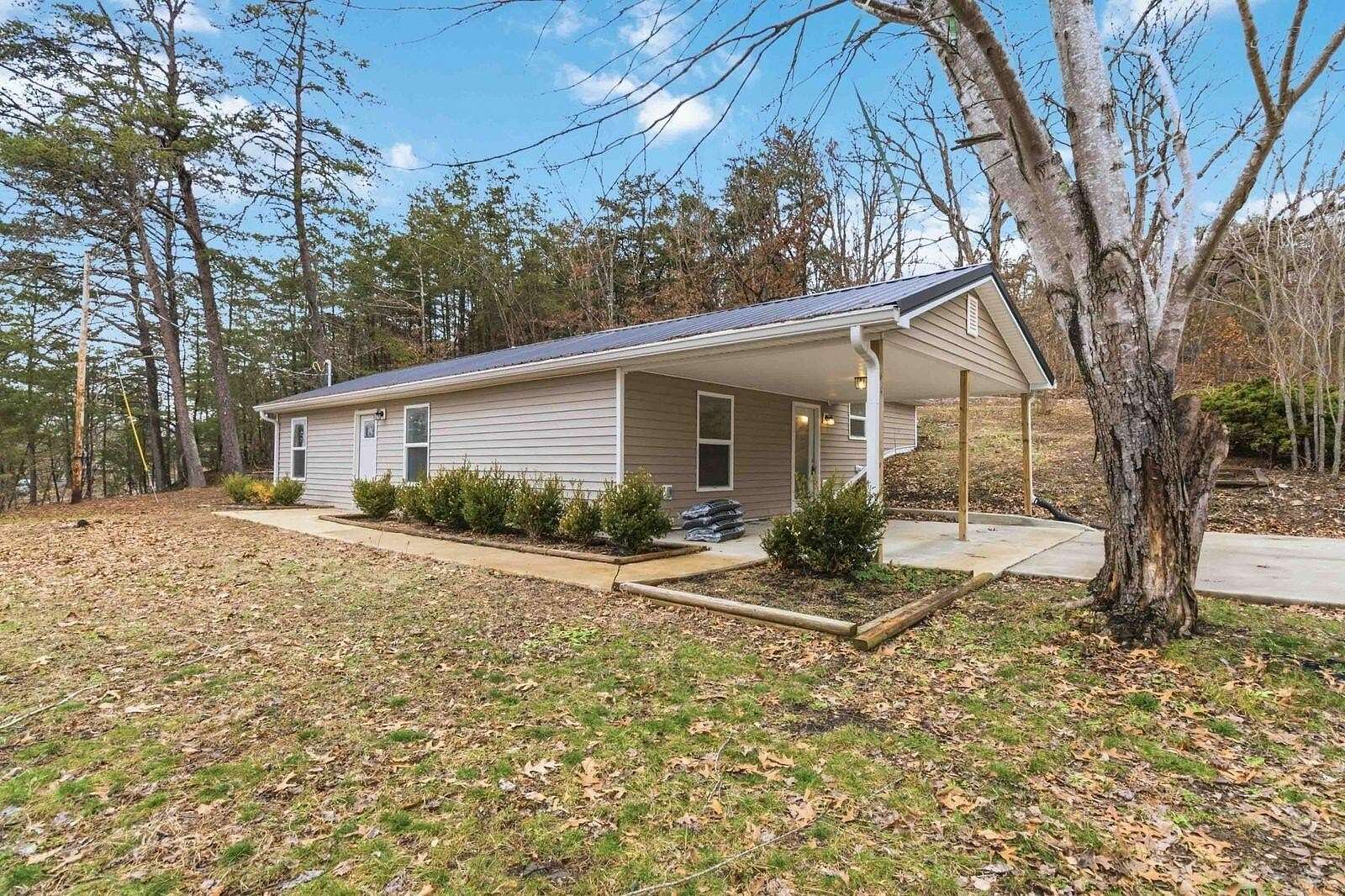 5 Acres of Land with Home for Sale in Winchester, Kentucky