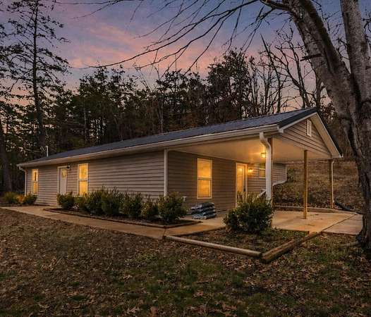 5 Acres of Land with Home for Sale in Winchester, Kentucky