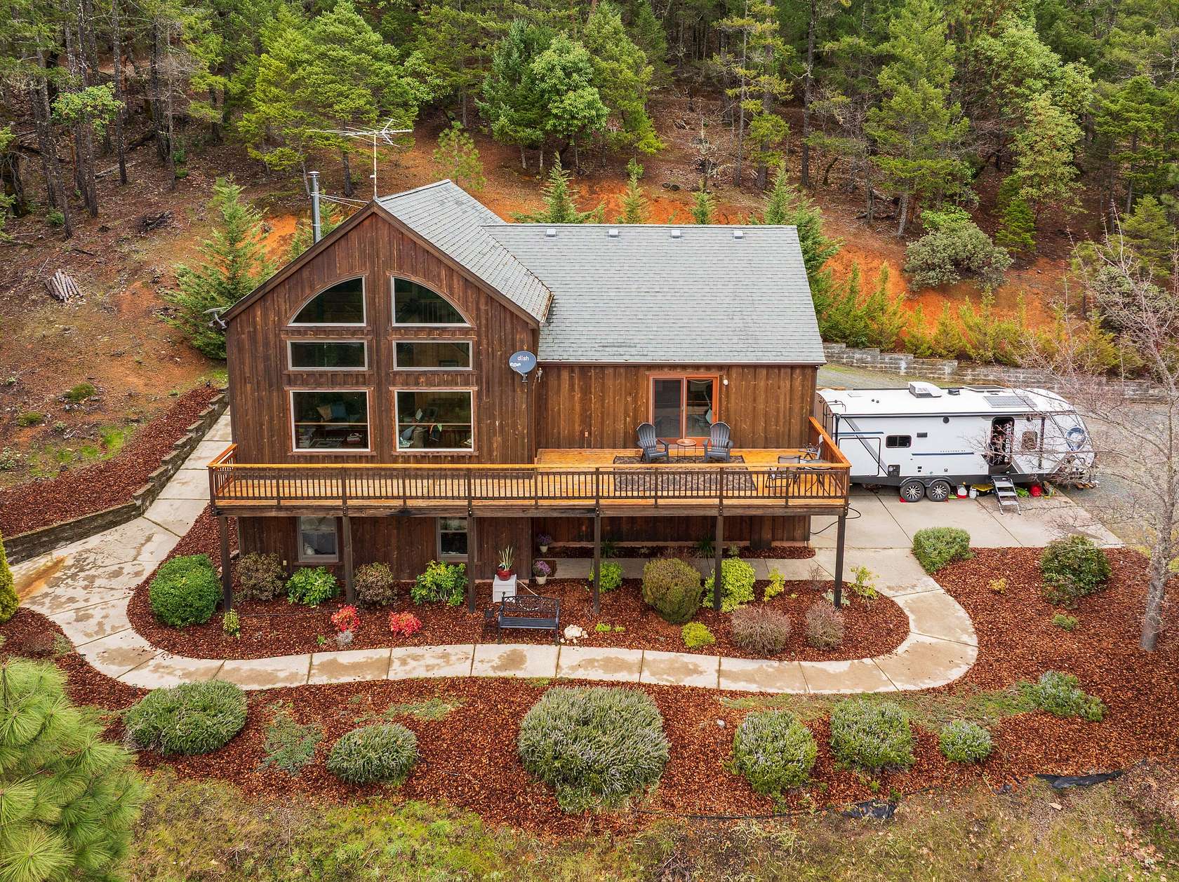 9.69 Acres of Land with Home for Sale in Grants Pass, Oregon