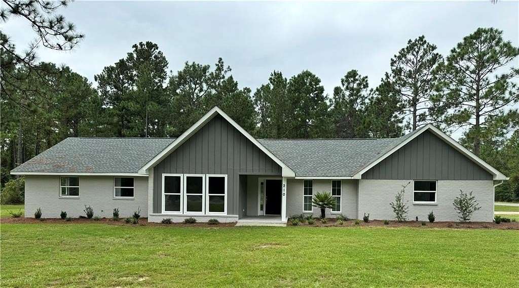 0.95 Acres of Land with Home for Sale in Jesup, Georgia
