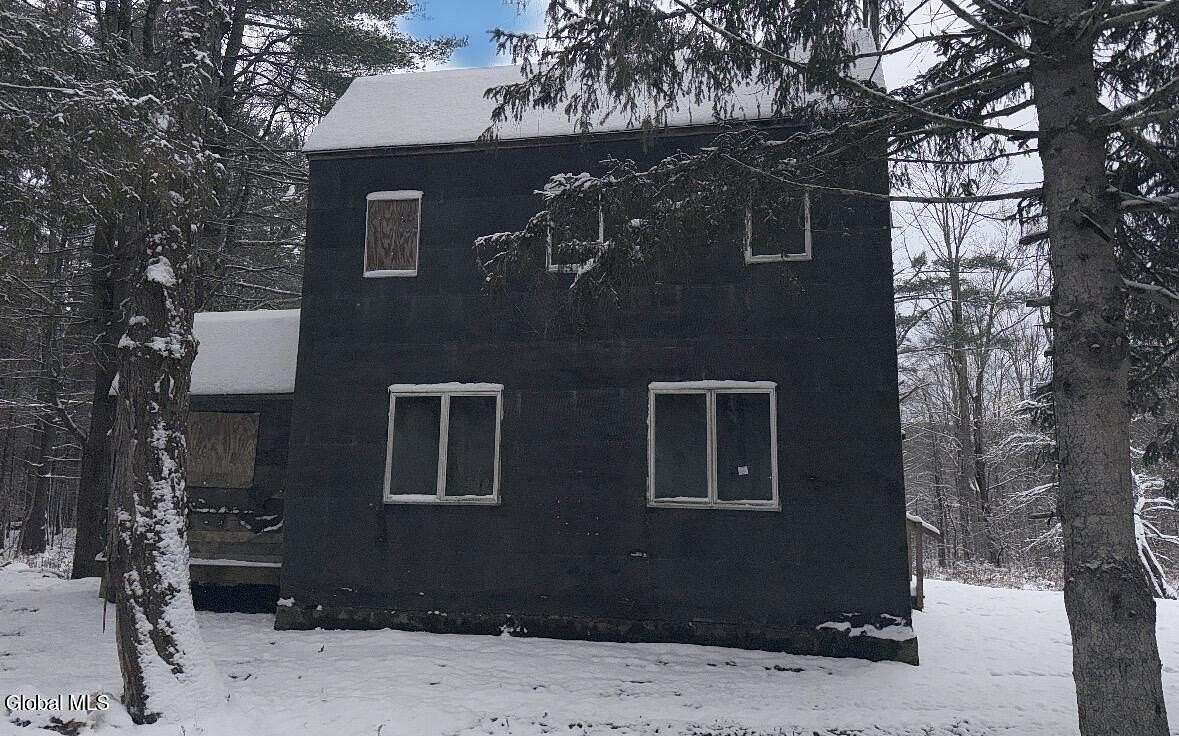 6.83 Acres of Land with Home for Sale in Rensselaer, New York