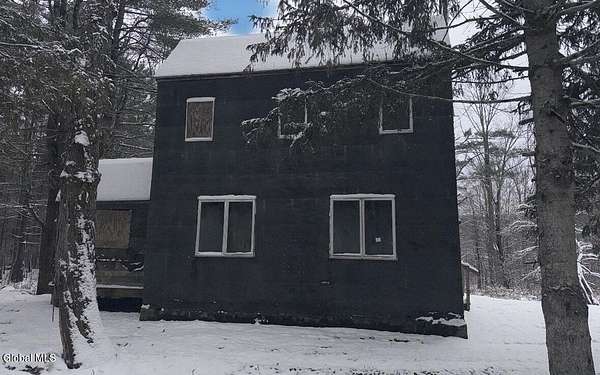 6.83 Acres of Land with Home for Sale in Rensselaer, New York