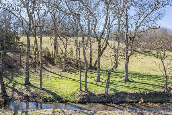 5 Acres of Land for Sale in Santa Fe, Tennessee