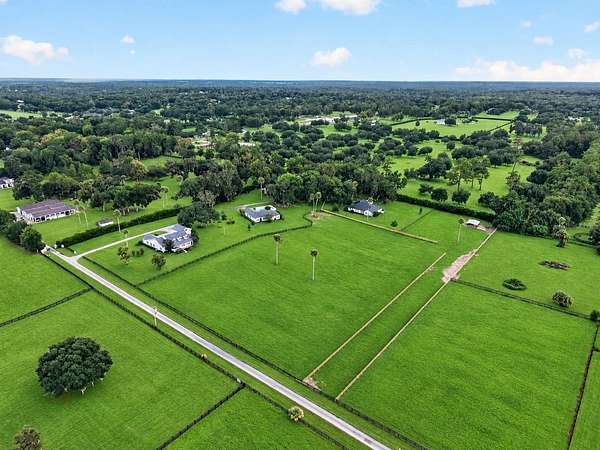 7.5 Acres of Land with Home for Sale in Ocala, Florida