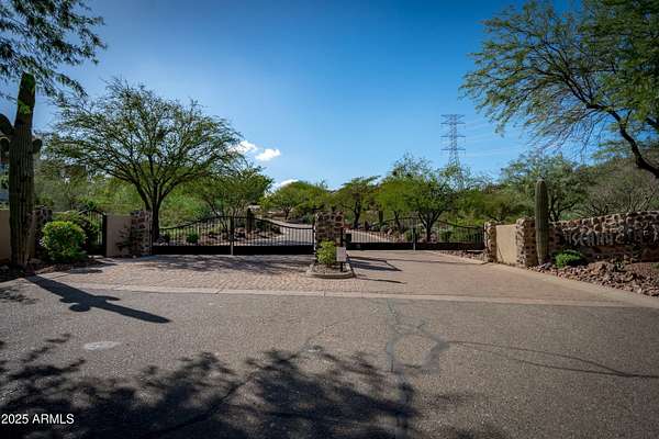 0.52 Acres of Residential Land for Sale in Glendale, Arizona