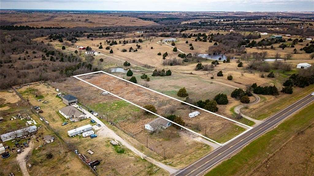 2 Acres of Land for Sale in Ennis, Texas
