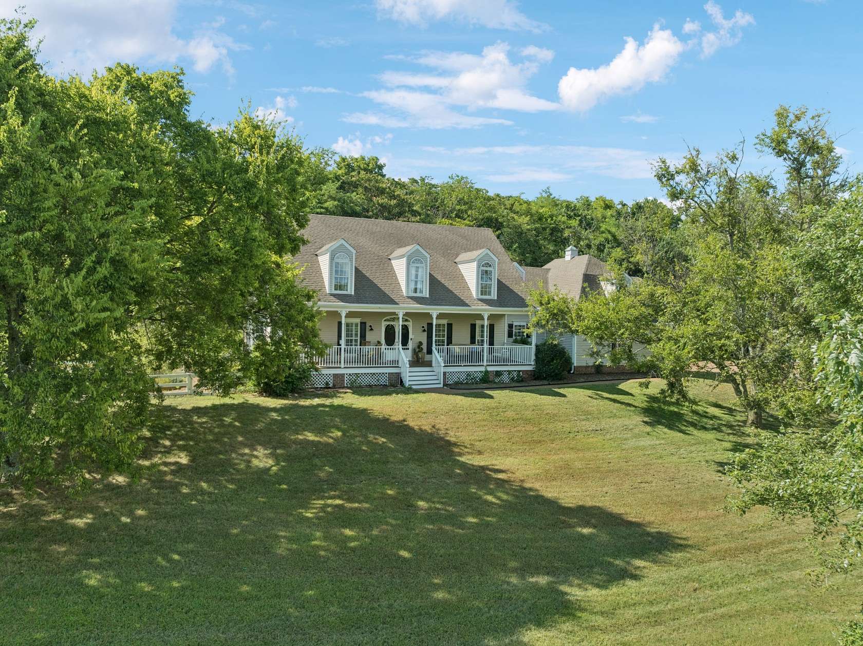 13.4 Acres of Land with Home for Sale in Thompson's Station, Tennessee