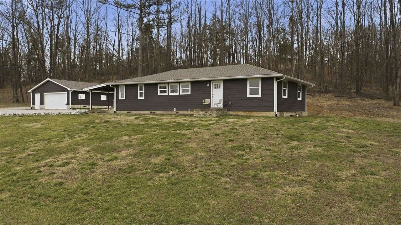 3.3 Acres of Land with Home for Lease in Bowling Green, Kentucky