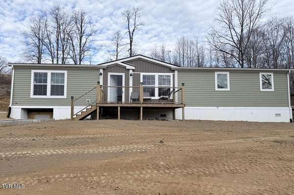 6 Acres of Land with Home for Sale in Castlewood, Virginia