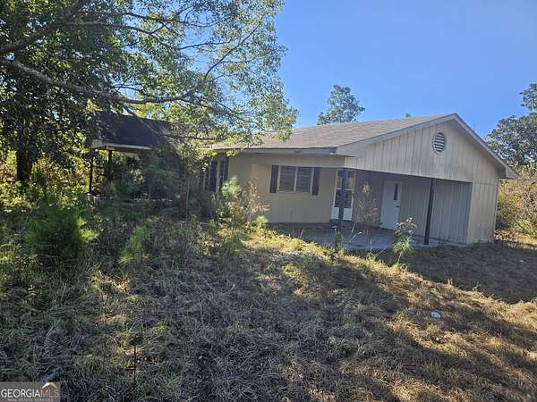 29 Acres of Land with Home for Sale in Waycross, Georgia