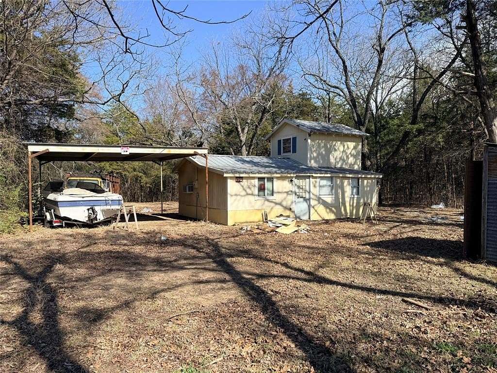 5 Acres of Land with Home for Sale in Whitesboro, Texas