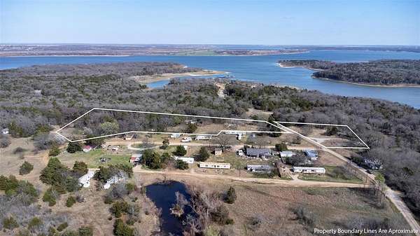 5 Acres of Land with Home for Sale in Whitesboro, Texas