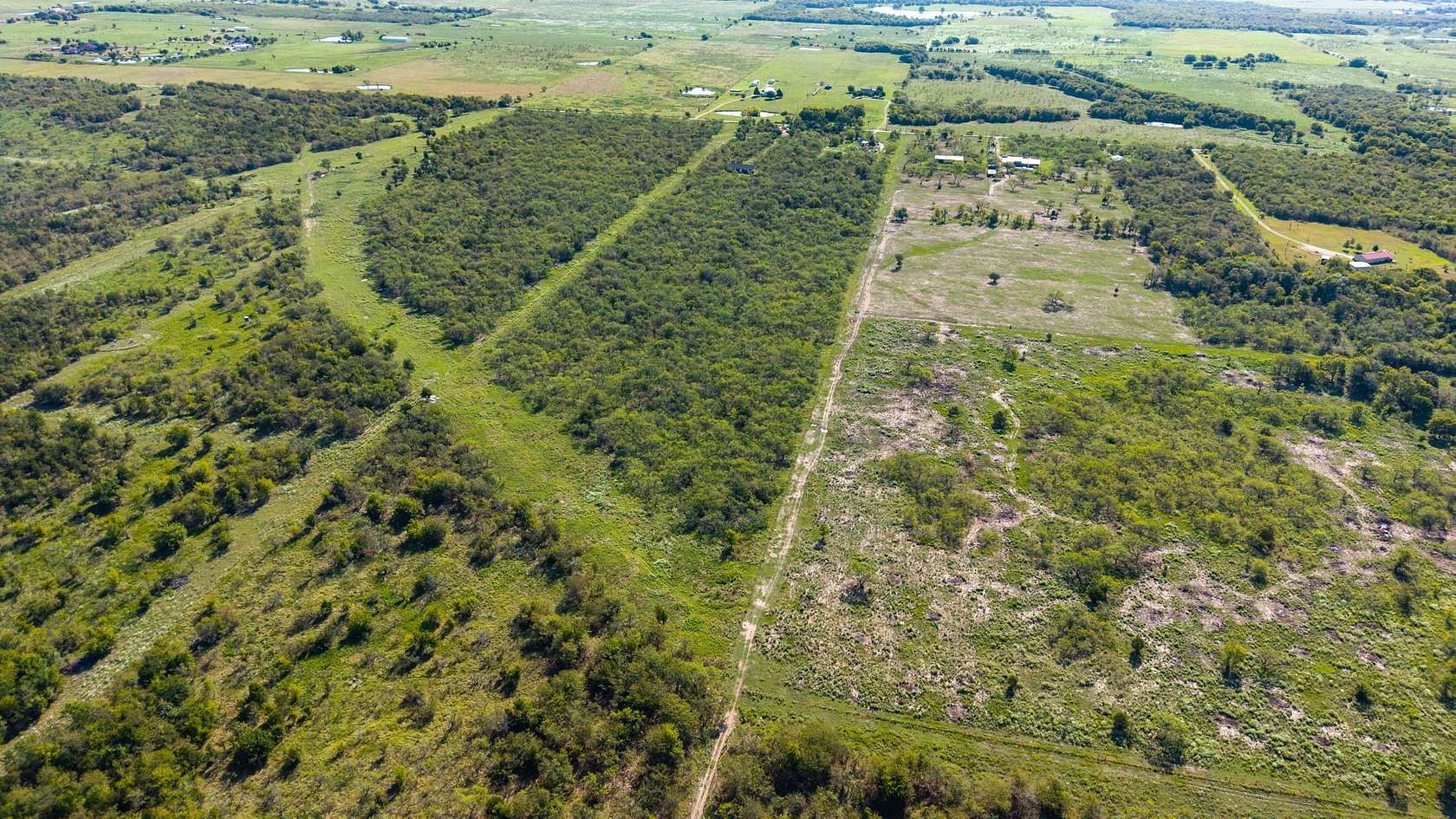 10 Acres of Land for Sale in Kaufman, Texas