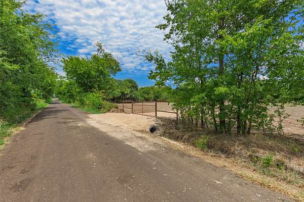 1.5 Acres of Residential Land for Sale in Sulphur Springs, Texas