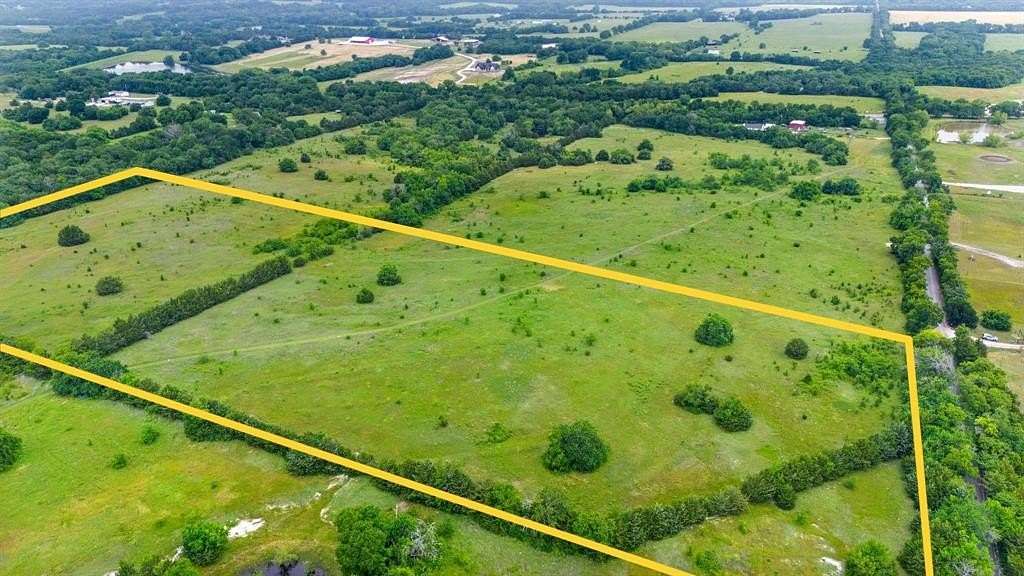 17 Acres of Land for Sale in Whitewright, Texas