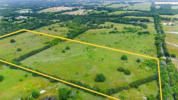 17 Acres of Land for Sale in Whitewright, Texas