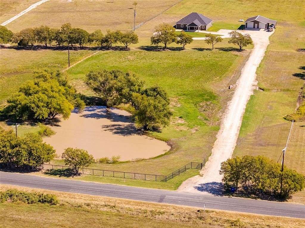 13.5 Acres of Land with Home for Sale in Whitesboro, Texas