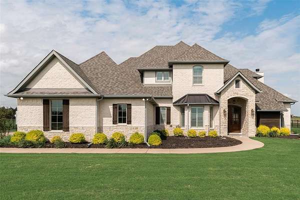 1.5 Acres of Land with Home for Sale in Rockwall, Texas