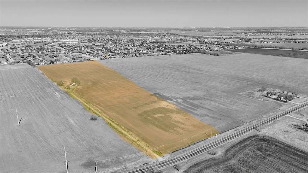 25.3 Acres of Land for Sale in Waxahachie, Texas