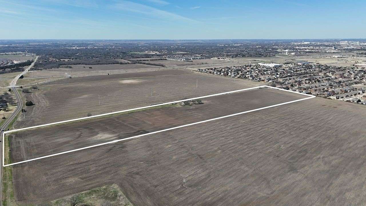 25.3 Acres of Agricultural & Residential Land for Sale in Waxahachie, Texas