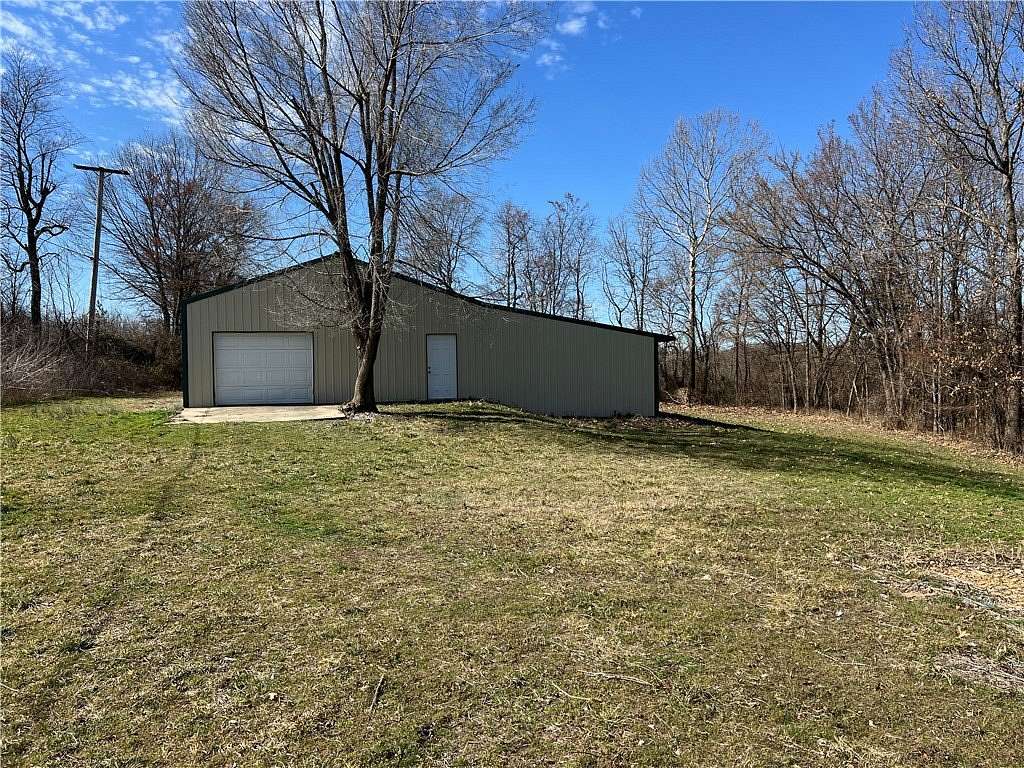 1.63 Acres of Improved Mixed-Use Land for Sale in Green Forest, Arkansas