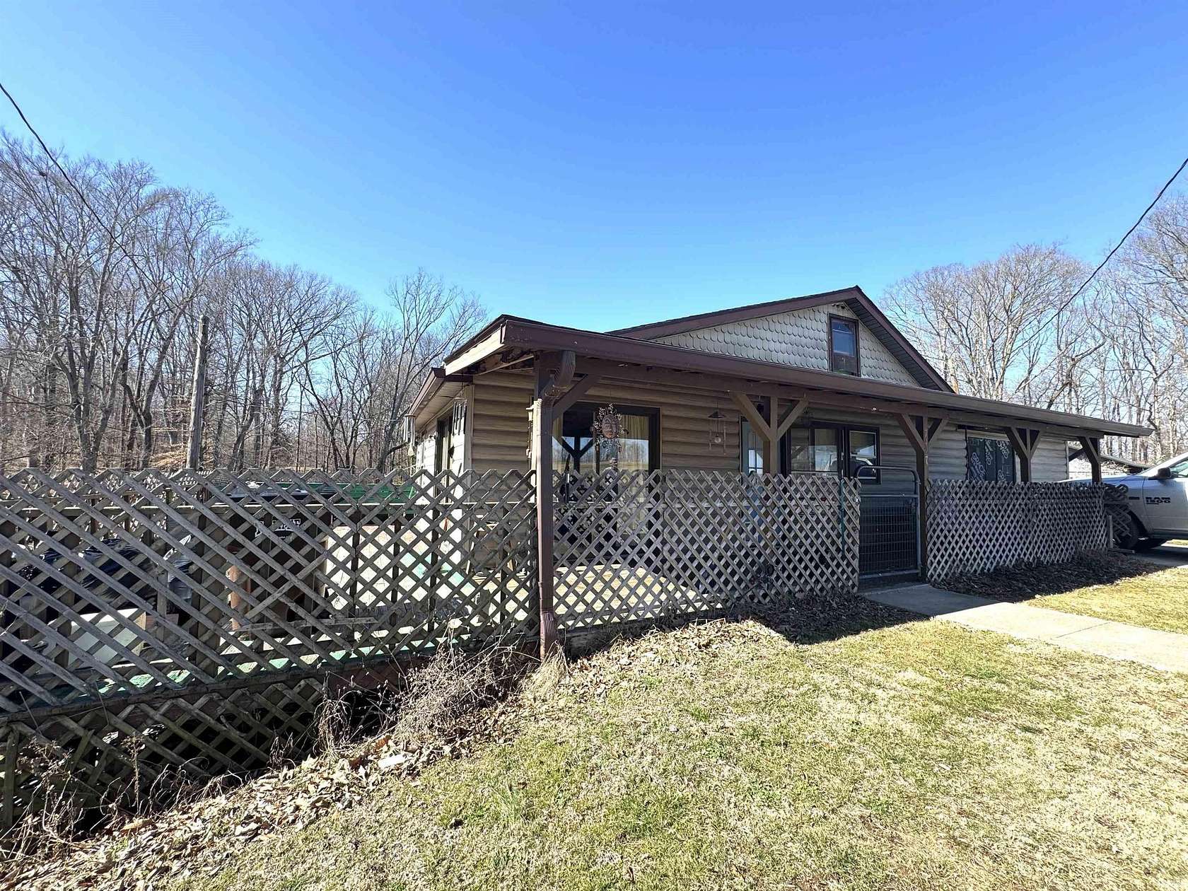 1.5 Acres of Land with Home for Sale in Ellettsville, Indiana