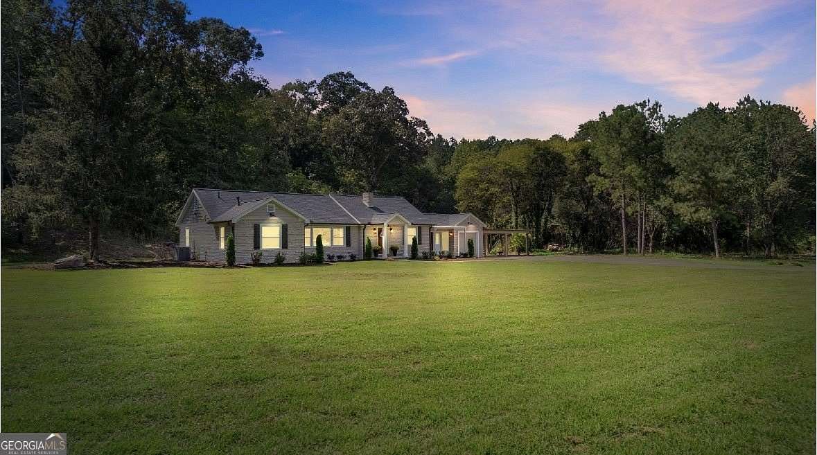 21 Acres of Land with Home for Sale in Silver Creek, Georgia