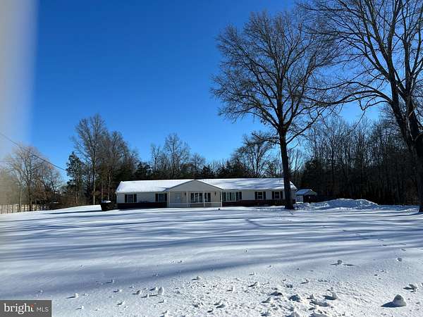 2 Acres of Land with Home for Lease in Kintnersville, Pennsylvania