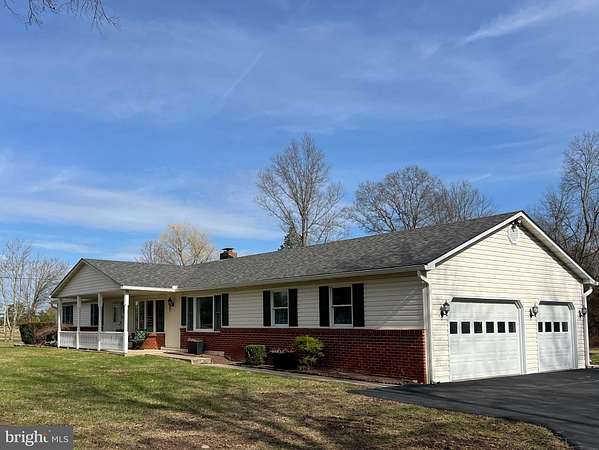 2 Acres of Land with Home for Lease in Kintnersville, Pennsylvania