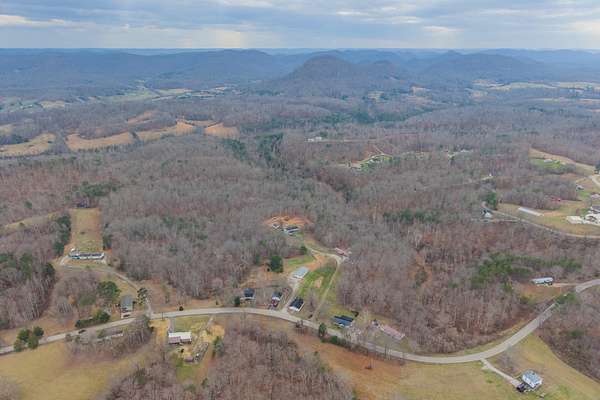 75.9 Acres of Recreational & Residential Land for Sale in Irvine, Kentucky