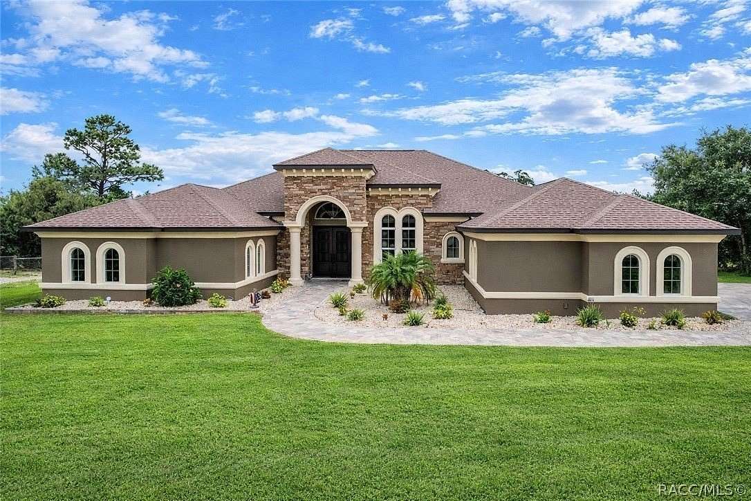 9.75 Acres of Land with Home for Sale in Dunnellon, Florida