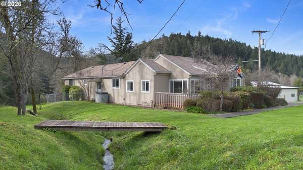 6.68 Acres of Land with Home for Sale in Winston, Oregon