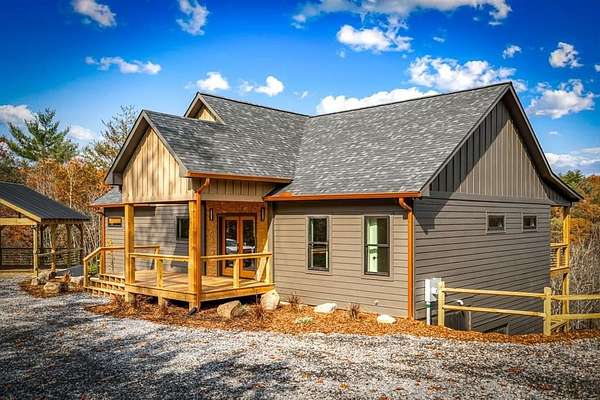 2 Acres of Land with Home for Lease in Mineral Bluff, Georgia