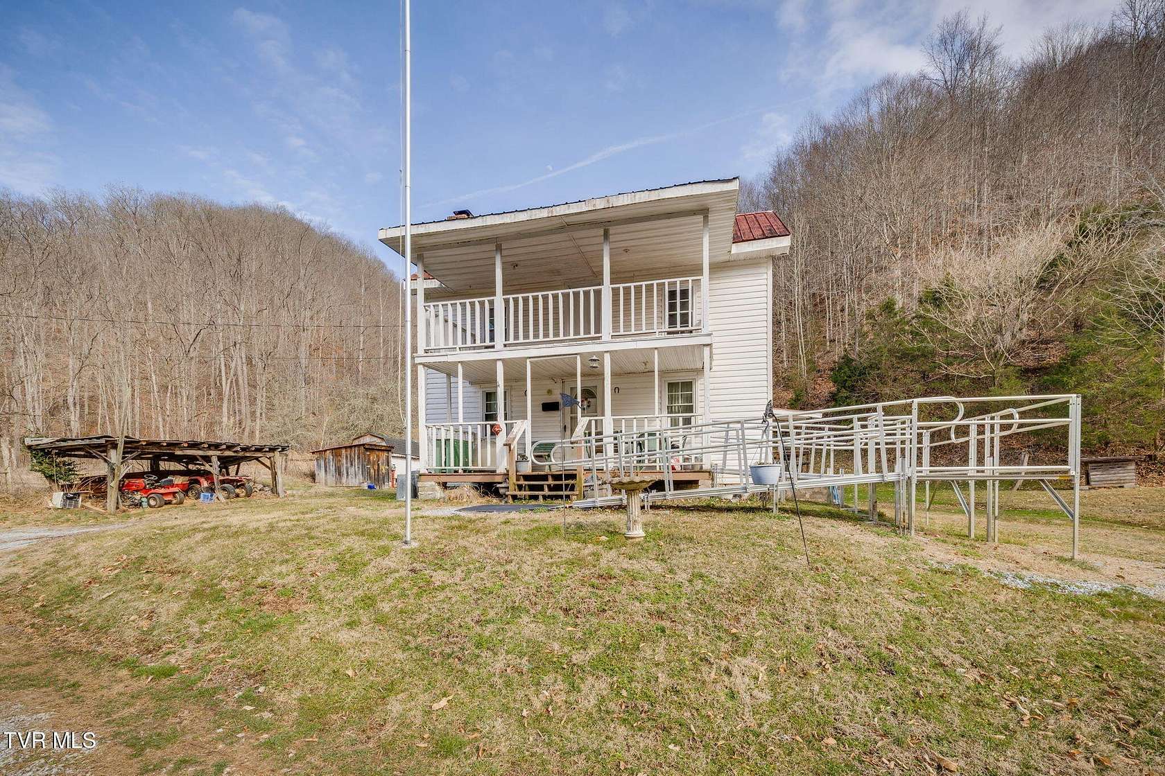 190 Acres of Agricultural Land with Home for Sale in Fort Blackmore, Virginia