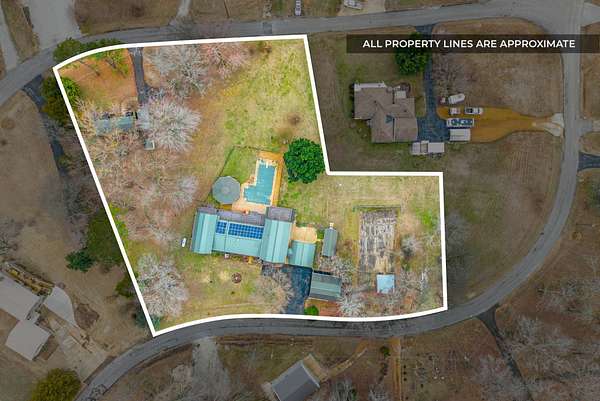 1.5 Acres of Land with Home for Sale in Springville, Tennessee