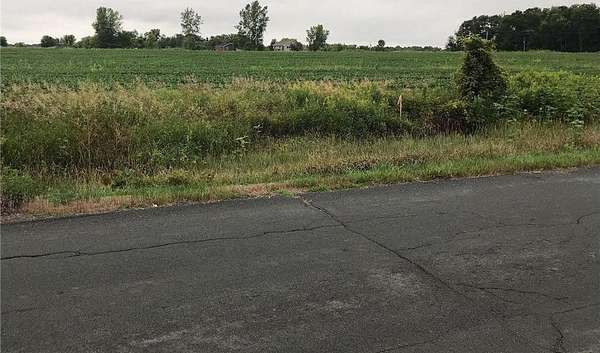 6 Acres of Agricultural Land for Sale in Kinnickinnic Town, Wisconsin