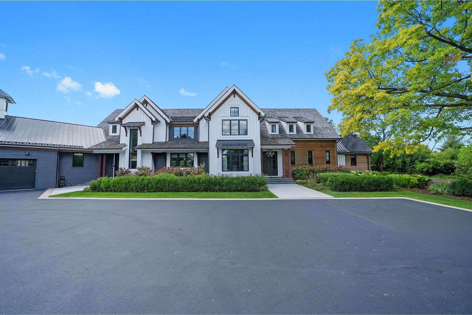 5 Acres of Land with Home for Sale in Barrington Hills, Illinois