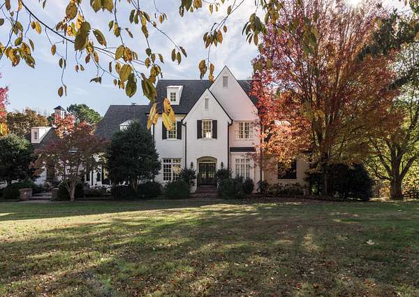 8.56 Acres of Land with Home for Sale in Franklin, Tennessee