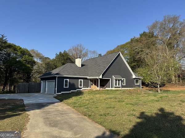 1.62 Acres of Land with Home for Sale in Hartwell, Georgia
