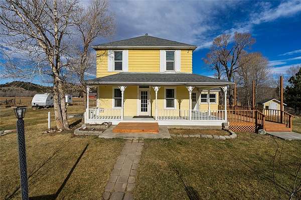 2.52 Acres of Land with Home for Sale in Columbus, Montana