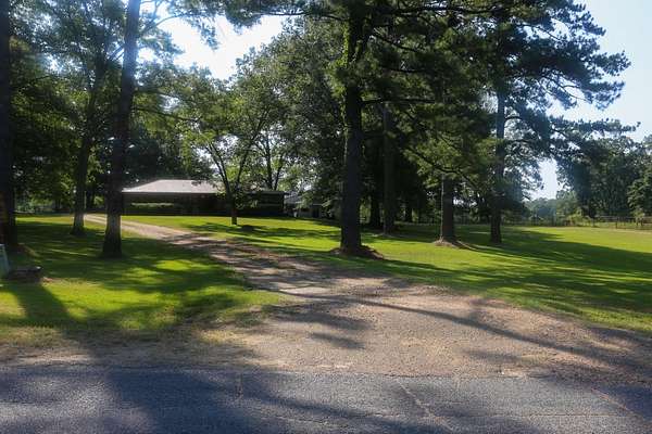 10 Acres of Land with Home for Sale in Utica, Mississippi