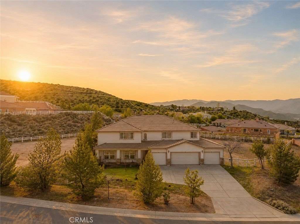 1.5 Acres of Land with Home for Sale in Acton, California