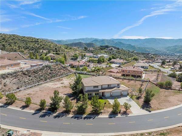 1.5 Acres of Land with Home for Sale in Acton, California