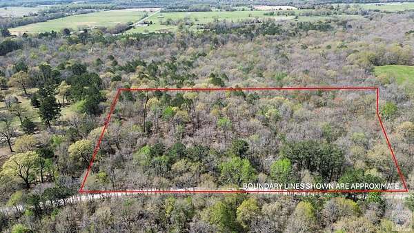 7.5 Acres of Residential Land for Sale in De Kalb, Texas